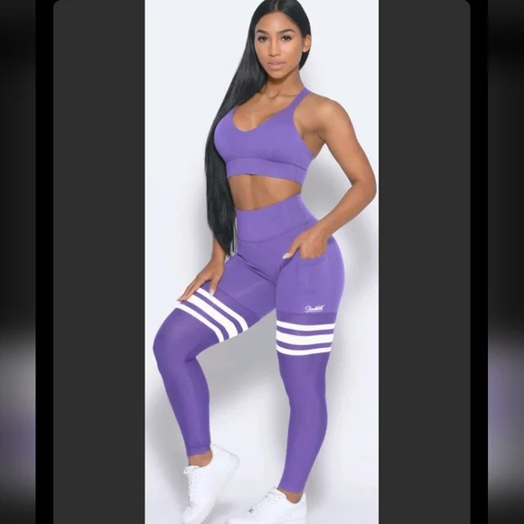 Bombshell sportswear set - Picture 2 of 8